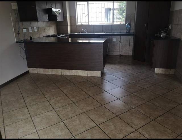2 BEDROOM PROPERTY TO RENT IN FLORIDA GLEN